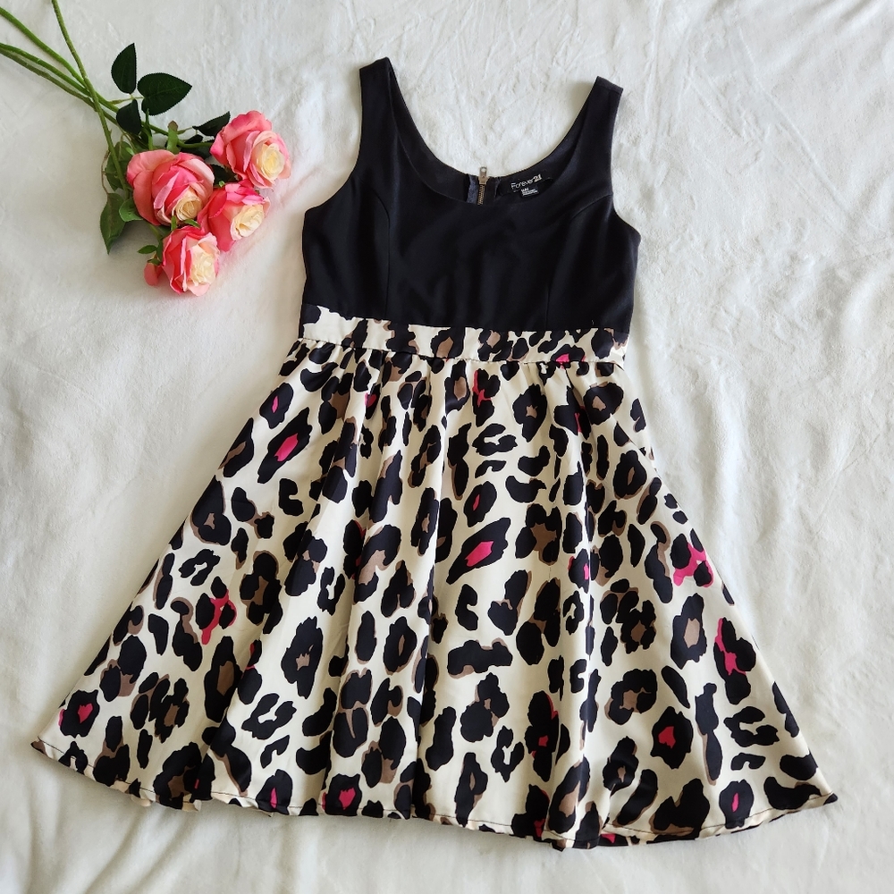 Vestido Forever 21 estampado talla M usado en buen estado